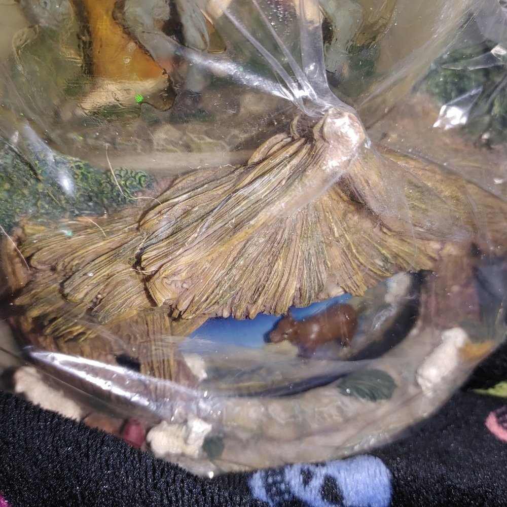 Nativity Scene Snow globe - Picture 3 of 4